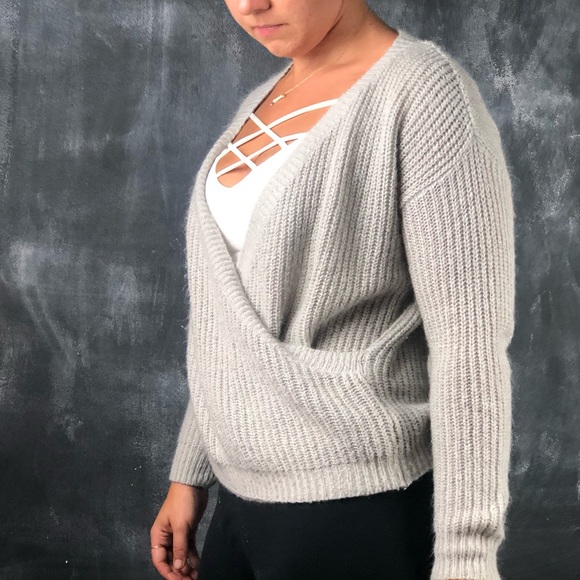 Grey wrap sweater H&M divided xs cozy v neck - Picture 7 of 7